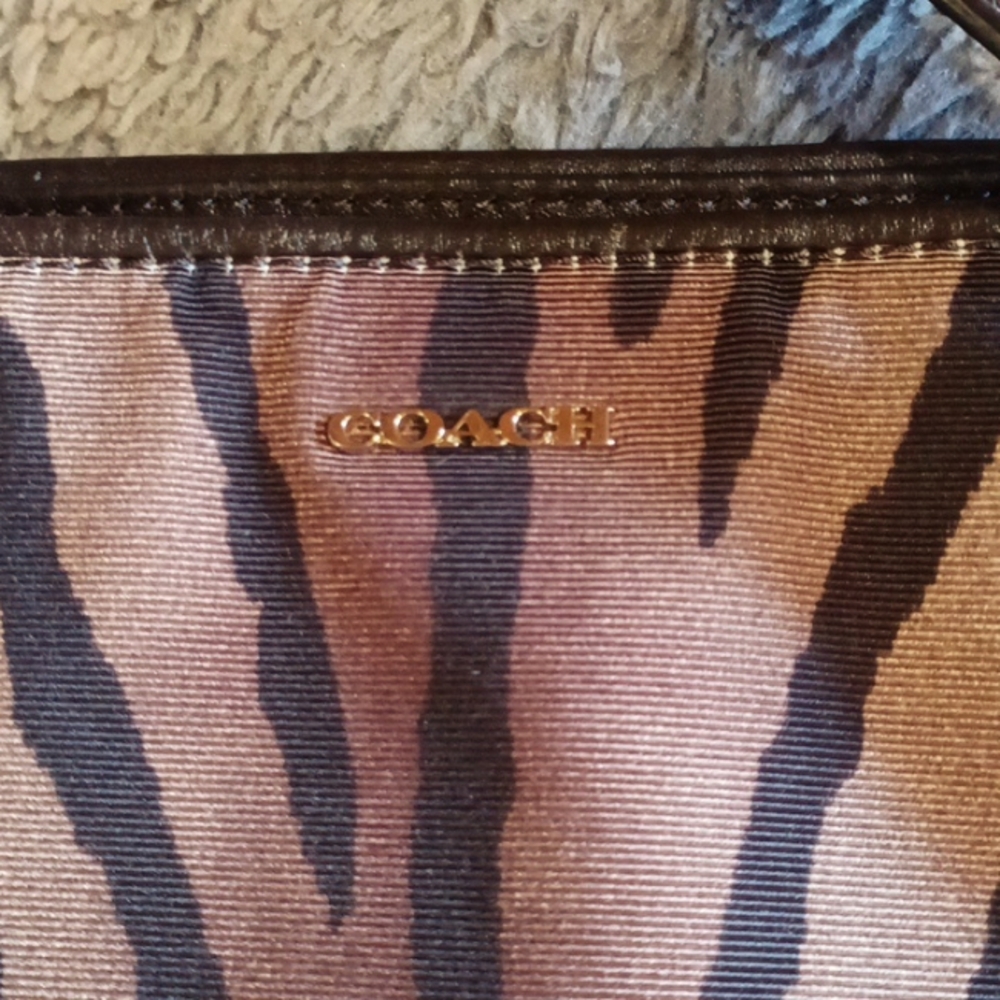 COACH Zebra Design Madison Eastwest Tote Retired - Picture 2 of 10